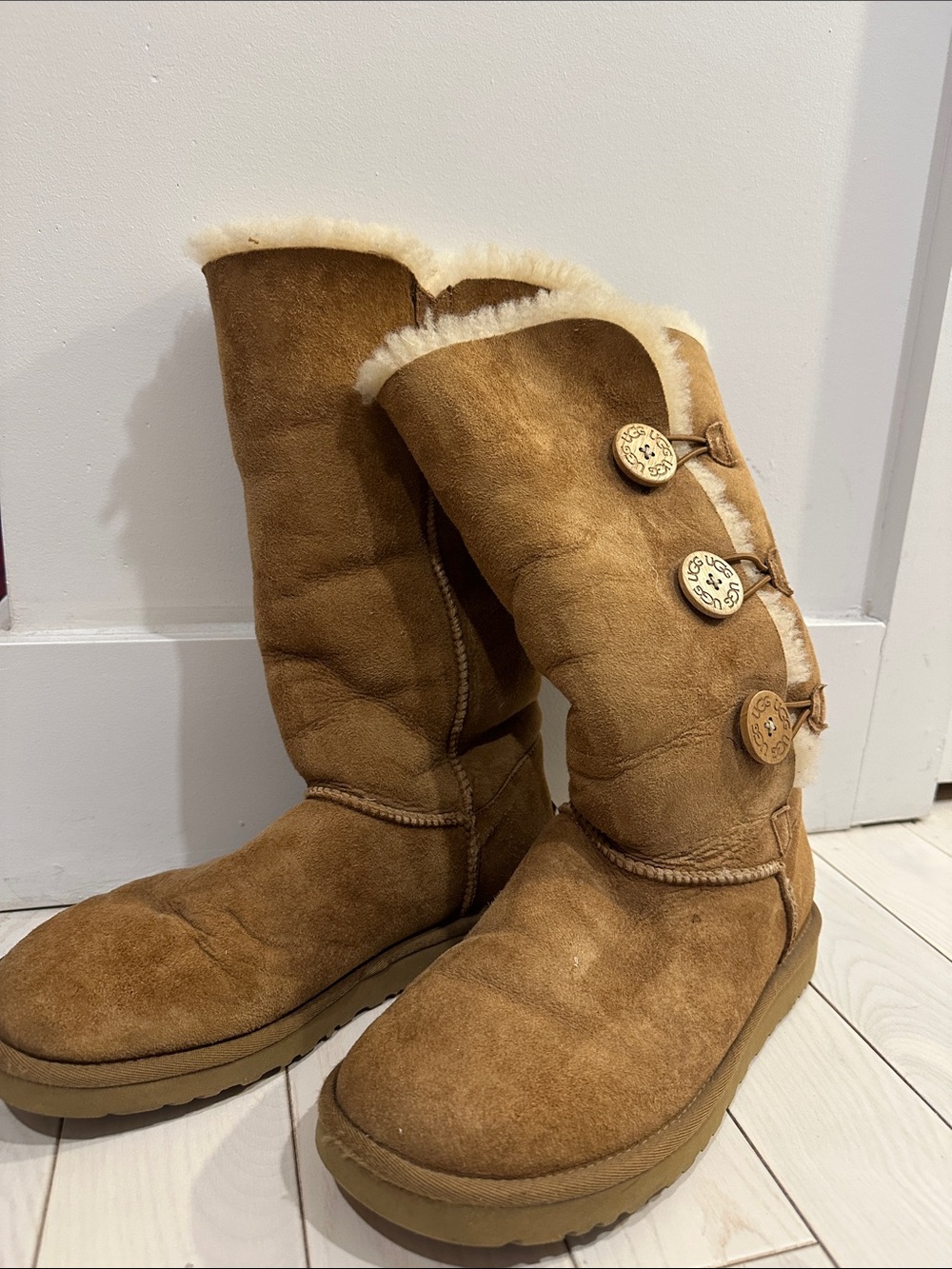 Chestnut Ugg Button-Accent Winter Boots